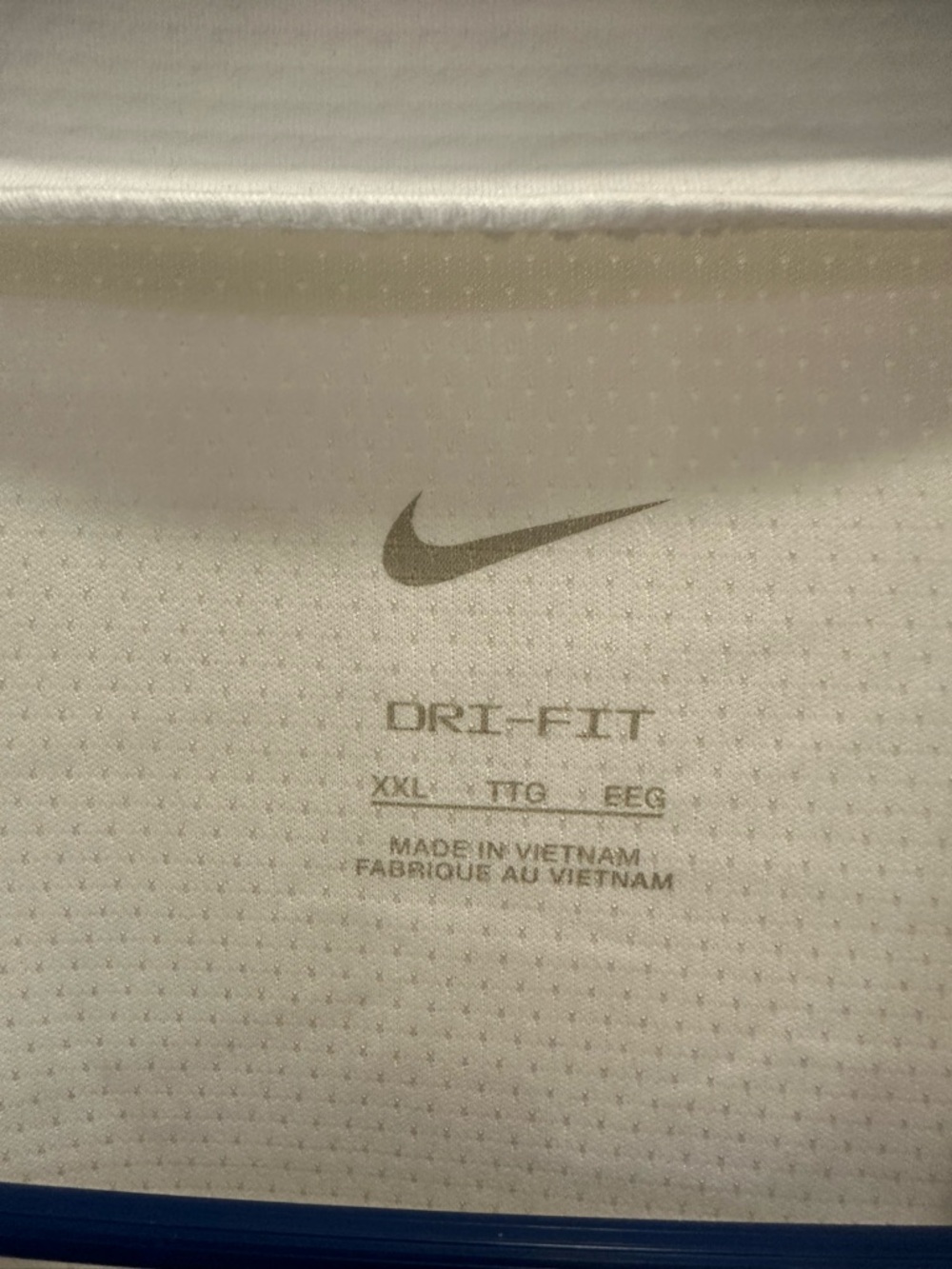Nike Women’s White Long-Sleeve Quarter-Zip Performance Shirt - Picture 5 of 6